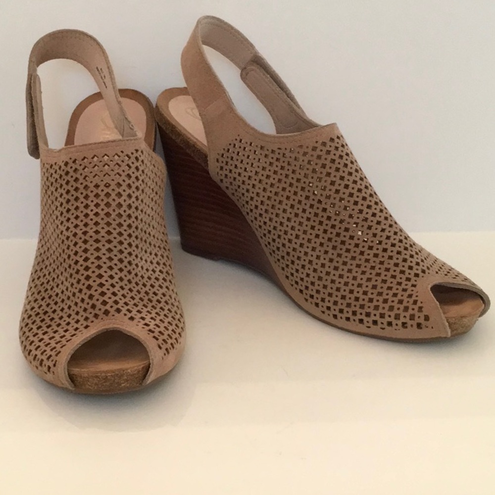 Sudini “Aly” Taupe Sling Back dress Wedge Perforated Suede Sandal Sz 10 NIB - Picture 6 of 15